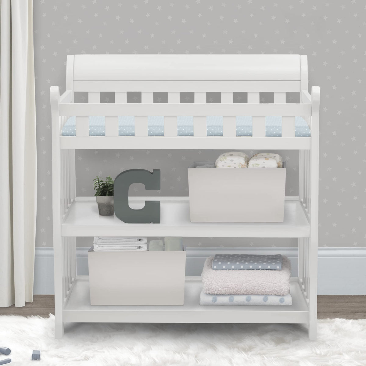 White Changing Table with Changing Pad C7902
